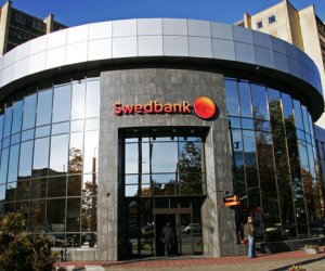 Swedbank     Danske Bank