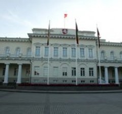 Площадь у президентуры Литвы - история