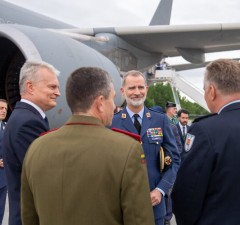 Гитанас Науседа и Филипп VI посетили авиабазу ВВС Литвы