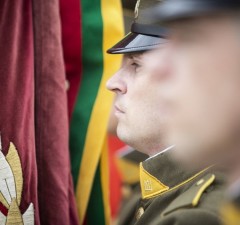К обязанностям командующего ВС Литвы приступает Раймундас Вайкшнорас