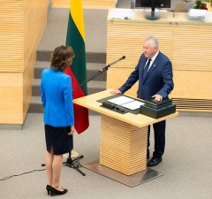 В Сейме присягнули новые министры здравоохранения и сельского хозяйства