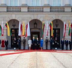 Президент: Литва, вдохновленная Польшей, постарается выделять на оборону более 3% ВВП