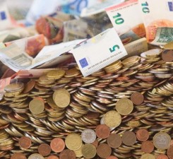 Сейм: общую сумму покупок в Литве будут округлять с мая 2025 года