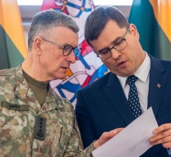 Министр обороны: ради ускорения развития ПВО закупки танков в Литве будут этапными