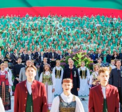 В субботу в Каунасе по традиции стартовал Праздник песни.