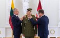 Президент Литвы присвоил звание генерала Раймондасу Вайкшнорасу