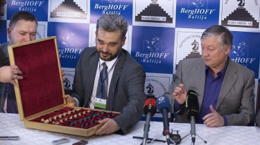 Чемпион мира по шахматам А.Карпов: литовским шахматистам еще надо работать...