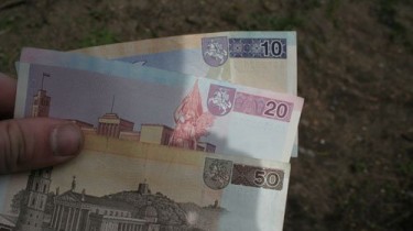 В Вильнюсе и в Клайпеде - самая высокая базовая зарплата в Литве