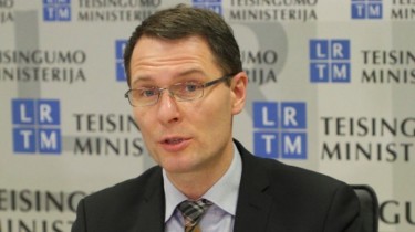 Минюст Литвы обратится в КС по поводу написания нелитовских имен в документах
