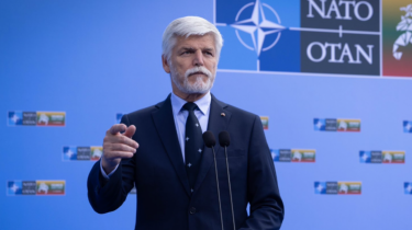 Лидеры Канады и Чехии: украинцы должны увидеть свет в конце туннеля