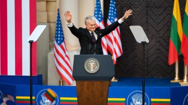 Президент Литвы благодарит людей: "Мы это сделали"