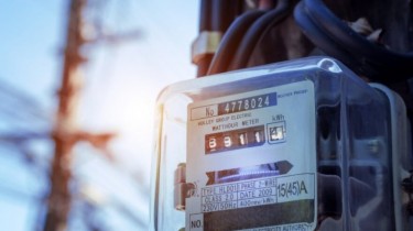 Цены на электроэнергию для бытовых потребителей снижаются, на газ - остаются прежними