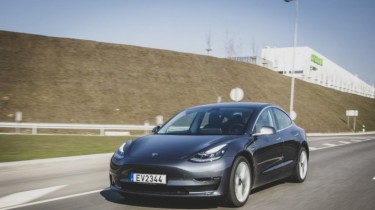 Tesla открывает в Вильнюсе первый торговый центр в странах Балтии