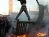 В Лондоне произошли столкновения студентов с полицией (Видео)
