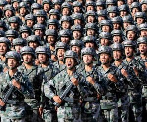 Гигантский военный парад в Китае в честь 90-летнего юбилея создания армии