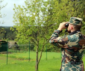 За сутки на границе с Беларусью развернули пять нелегальных мигрантов