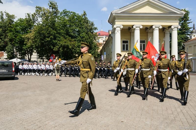 День государства, Государственный гимн прозвучит в стране и за рубежом