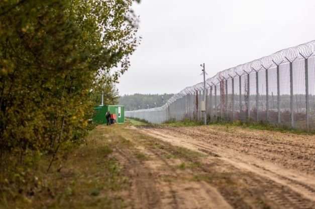 СОГГЛ: на границе Литвы с Беларусью развернули 14 нелегальных мигрантов