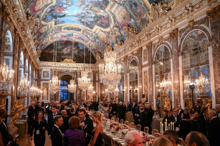 В Версальском дворце - угроза взрыва, проводится эвакуация
