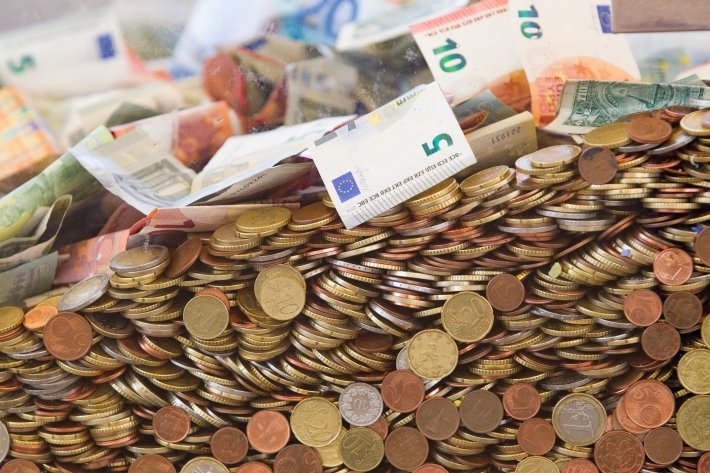 Сейм: общую сумму покупок в Литве будут округлять с мая 2025 года